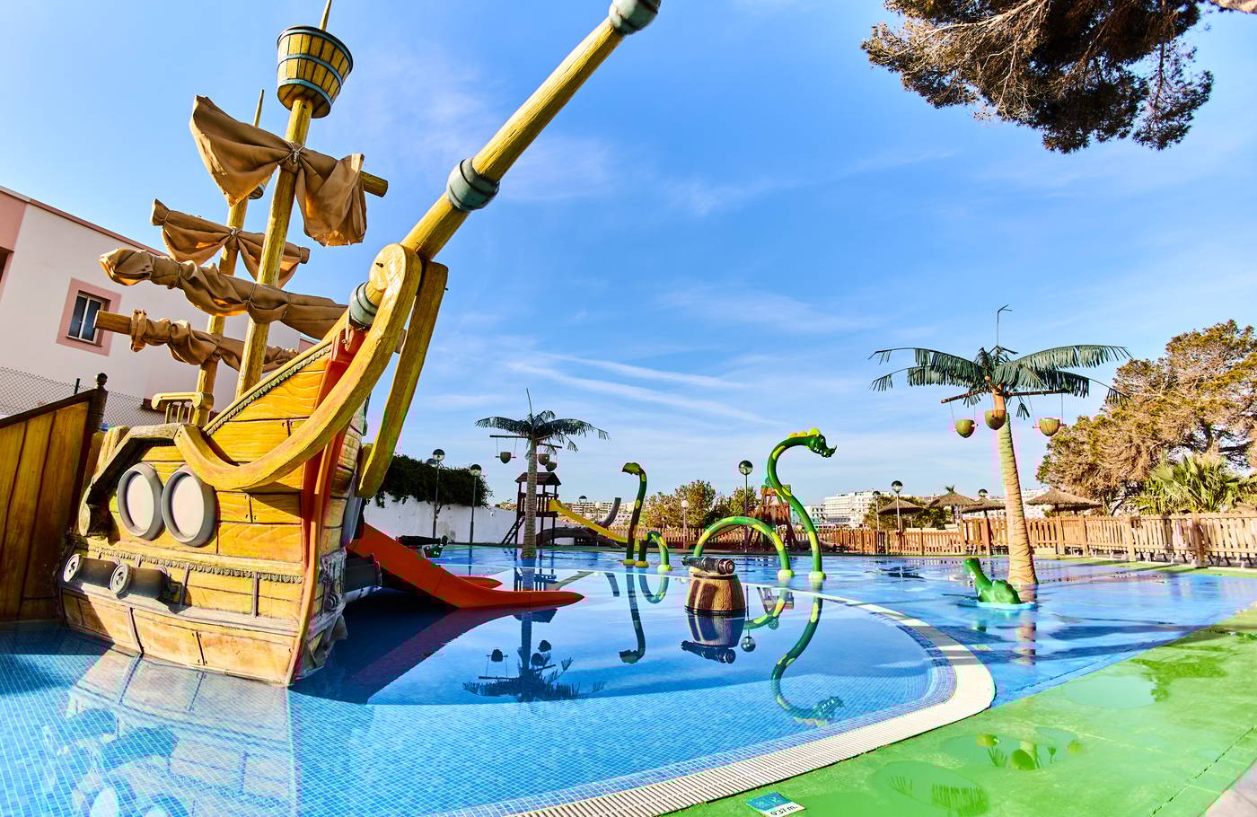 Leonardo-Royal-Hotel-Ibiza-Santa-Eulalia-Pool-59