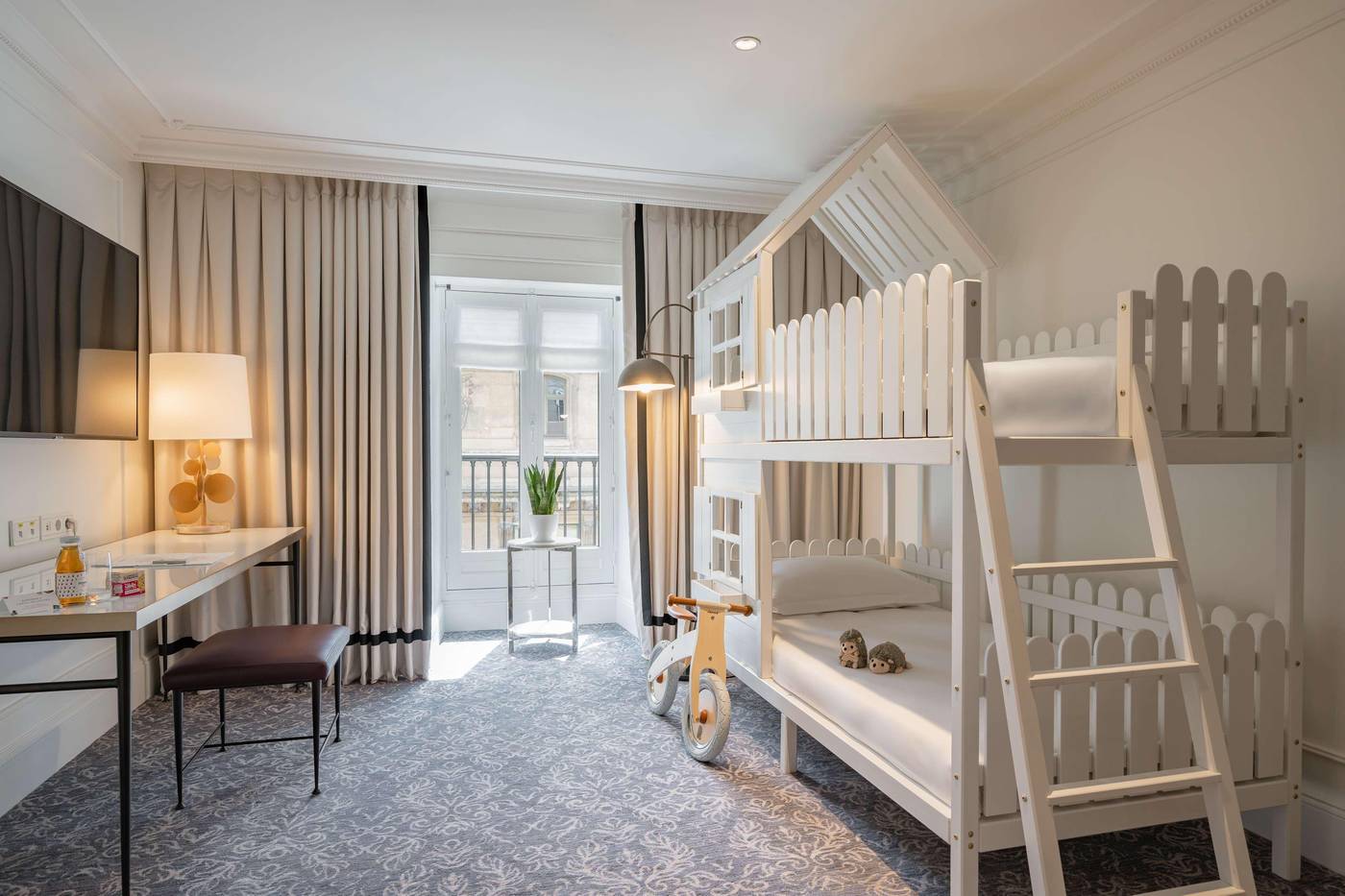 Hotel-du-Louvre-in-the-Unbound-Collection-by-Hyatt-Room-12