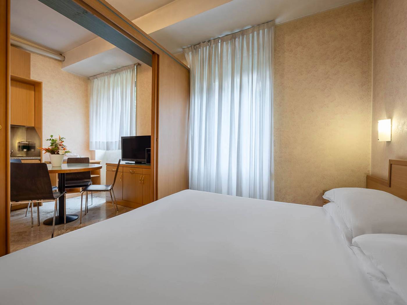 iH-ApartHotel-Milano-Argonne-Park-Room-15