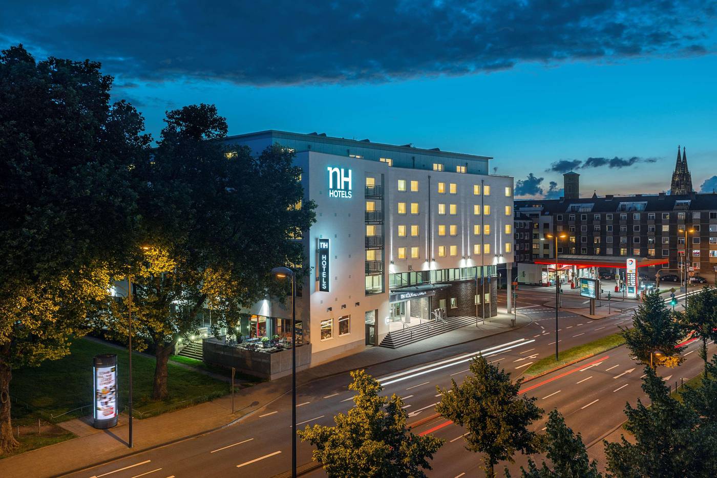 NH-Koln-Altstadt-General-view-8