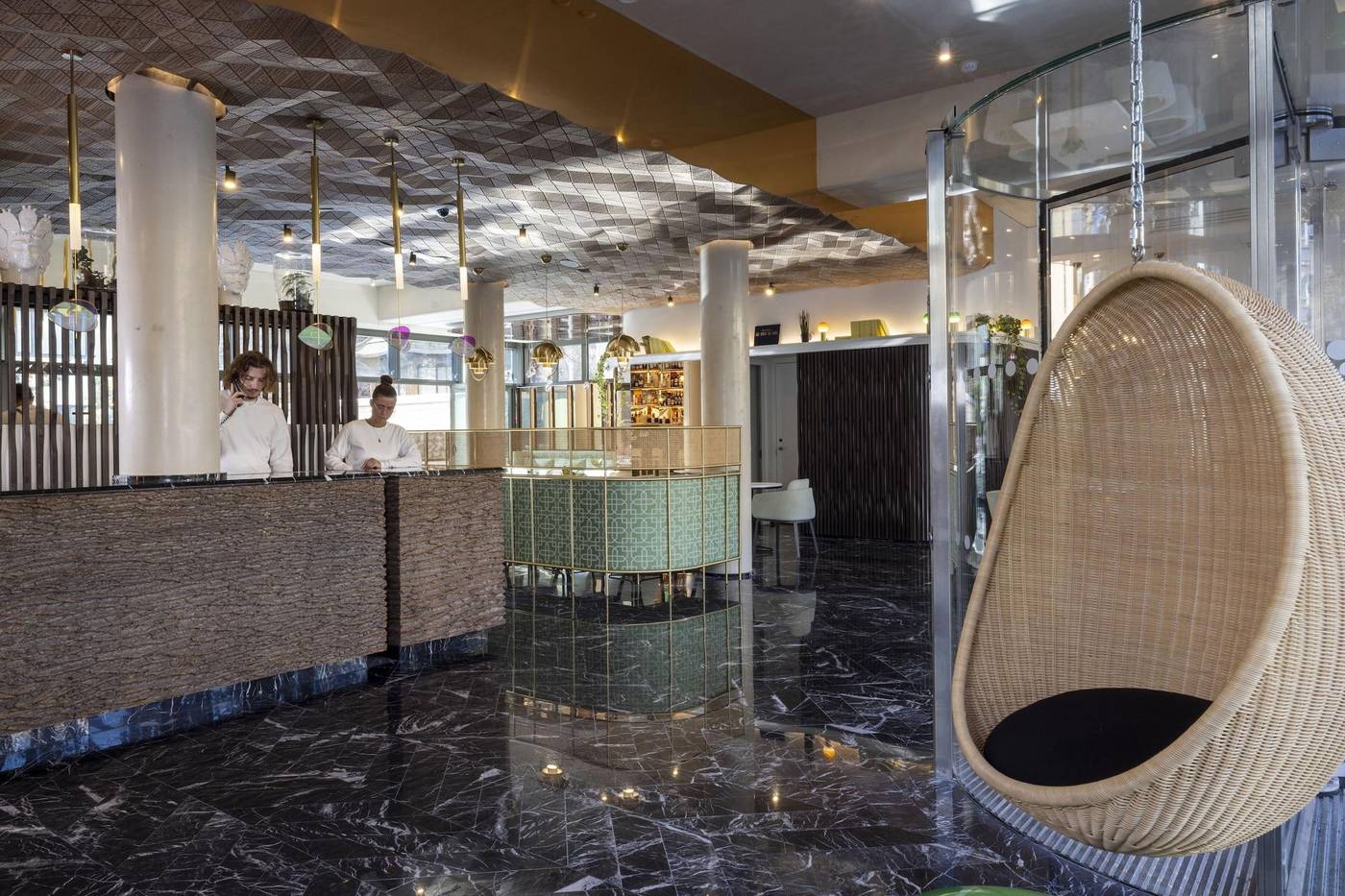 Quinzerie-Hotel---Tour-Eiffel-Lobby-10