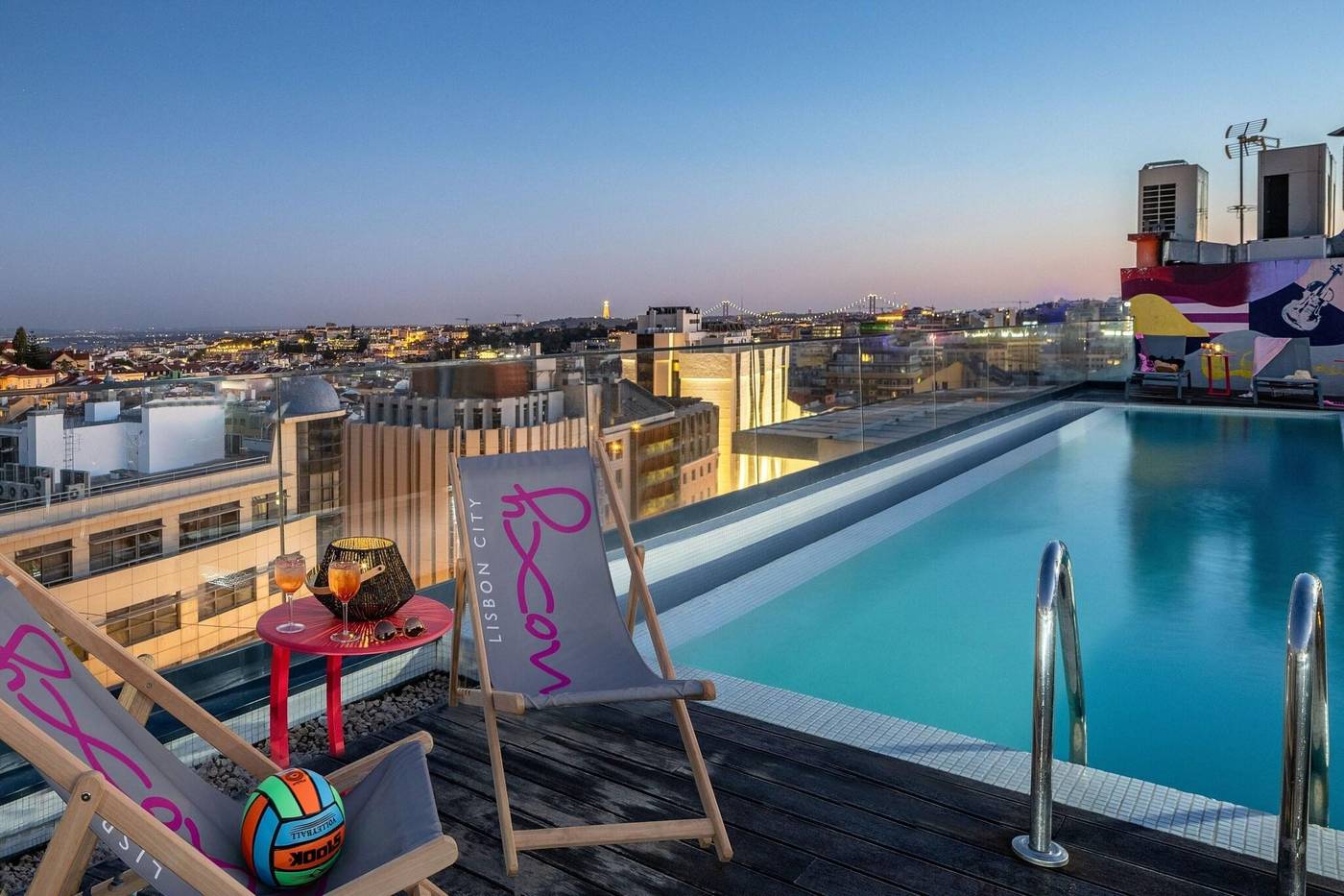 Moxy-Lisbon-City-Pool-52