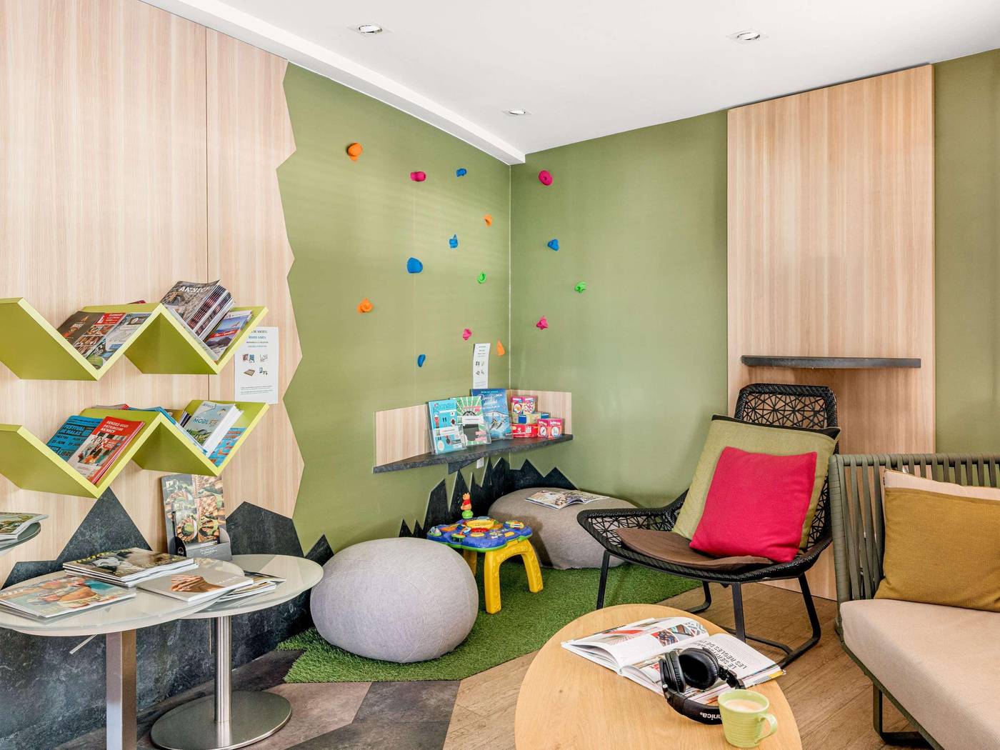 Ibis Styles Annecy Centre Gare-France-Annecy-General view-7