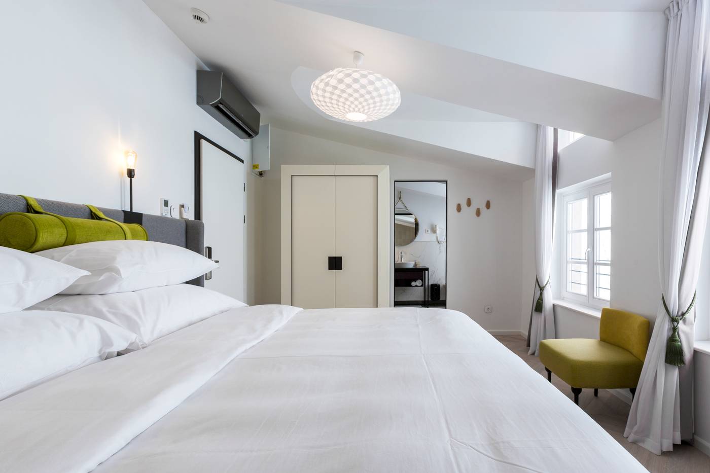 Maison-Bistro---Hotel-Room-23