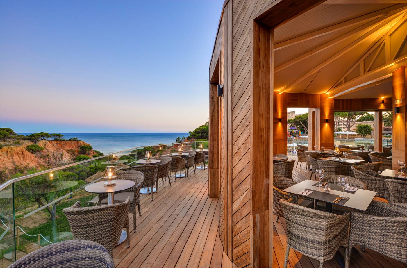 08.10.25 3HB Falesia Beach