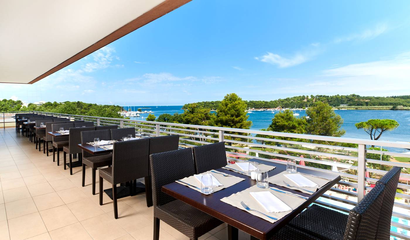 Hotel-Laguna-Molindrio-Restaurant-60