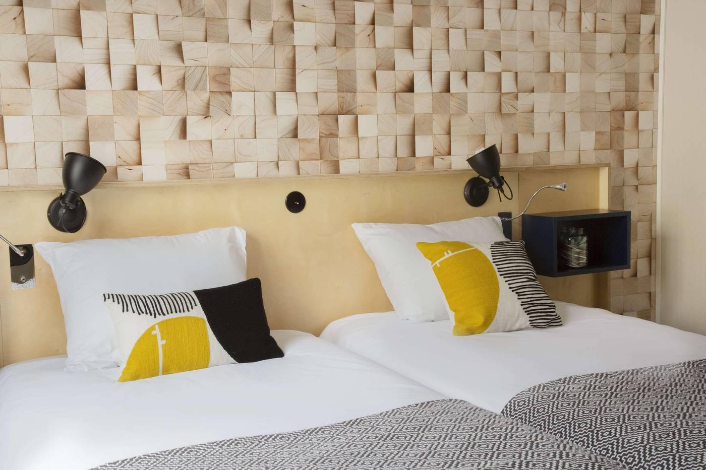 Hotel-Bootcamp-Room-14