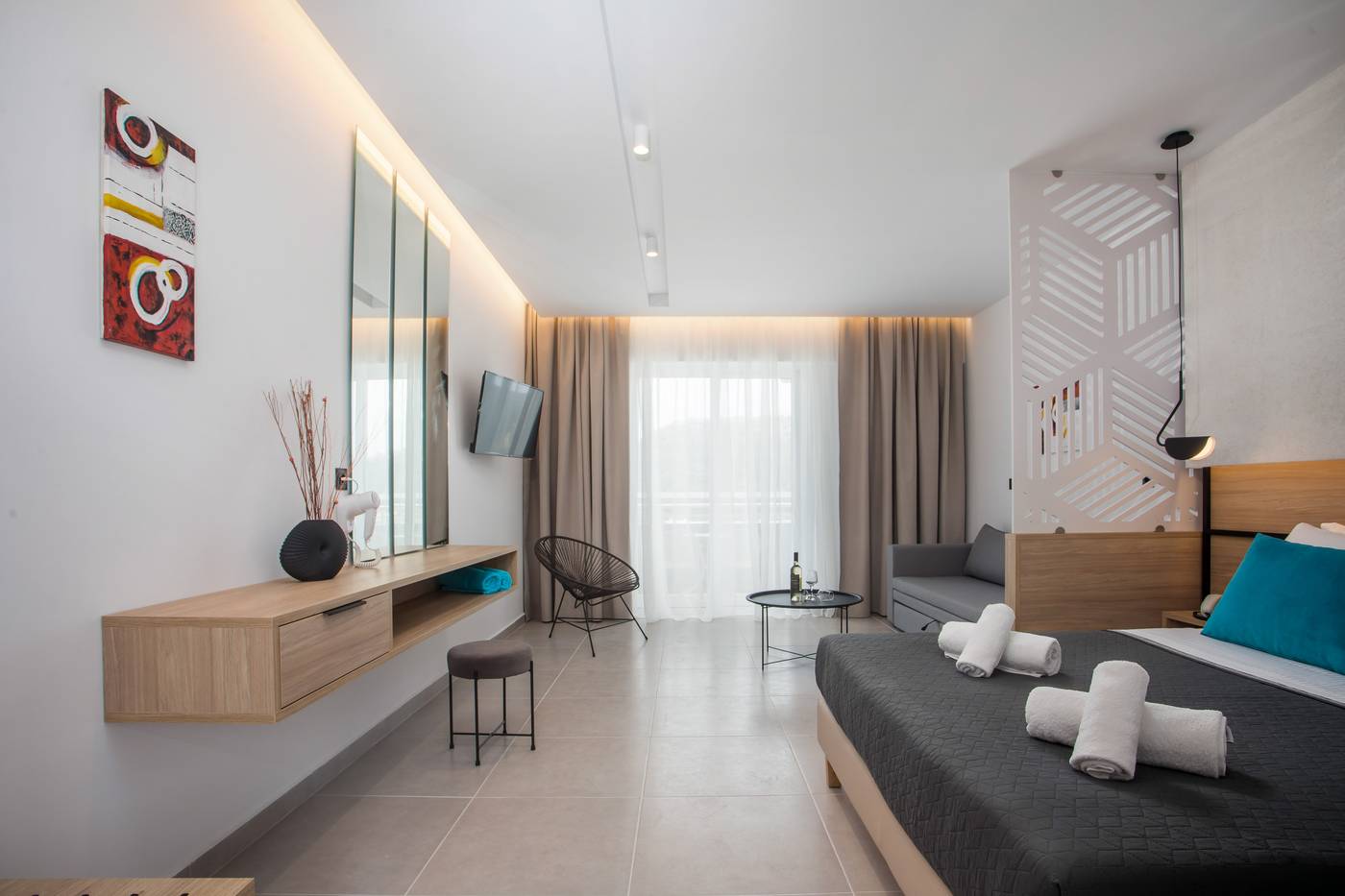 Zoes-Hotel-Room-32