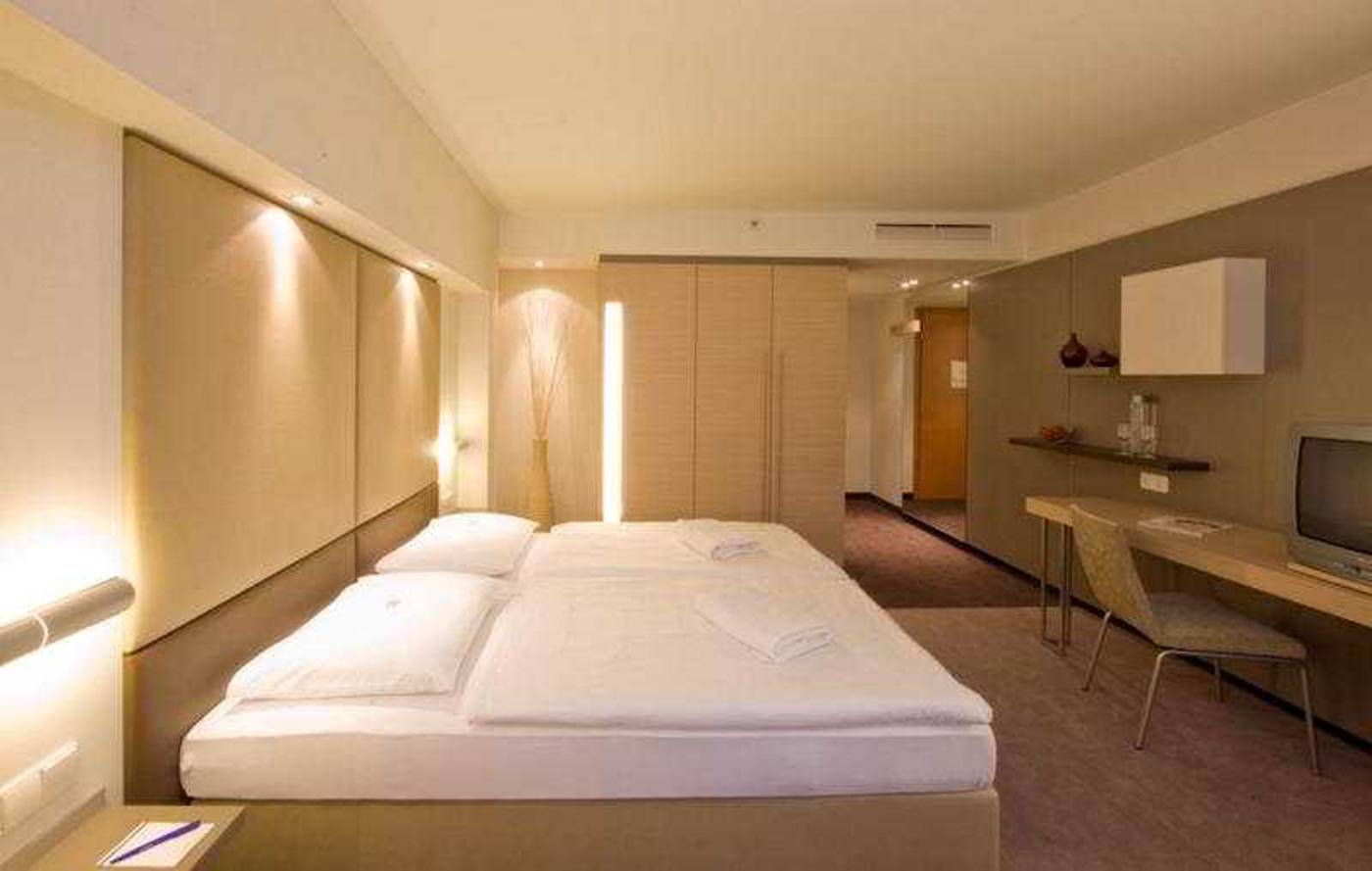 Estrel-Hotel-Berlin-Room-37