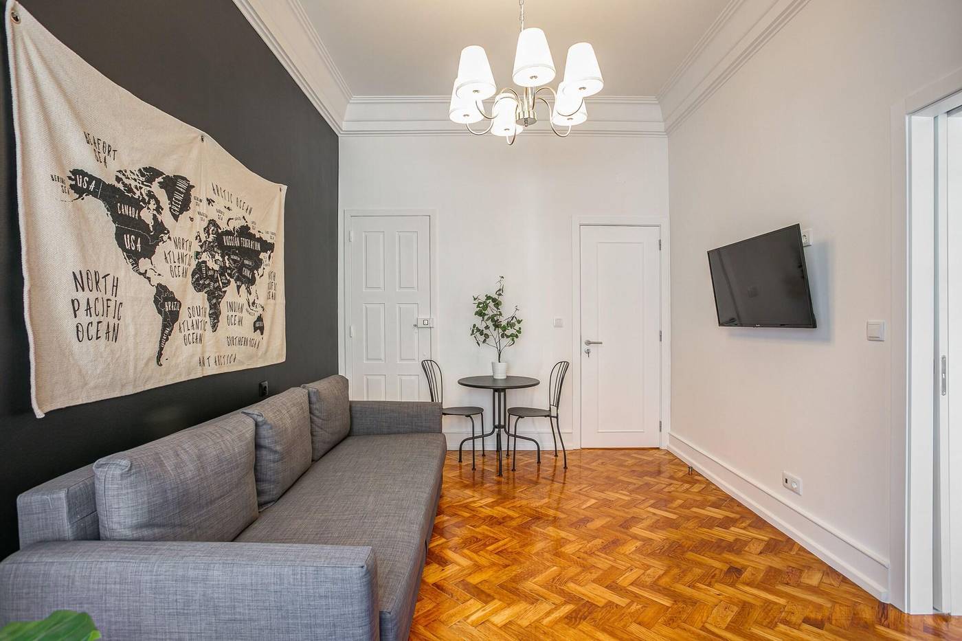 Home-Out-Rooms---Apartments-Room-92