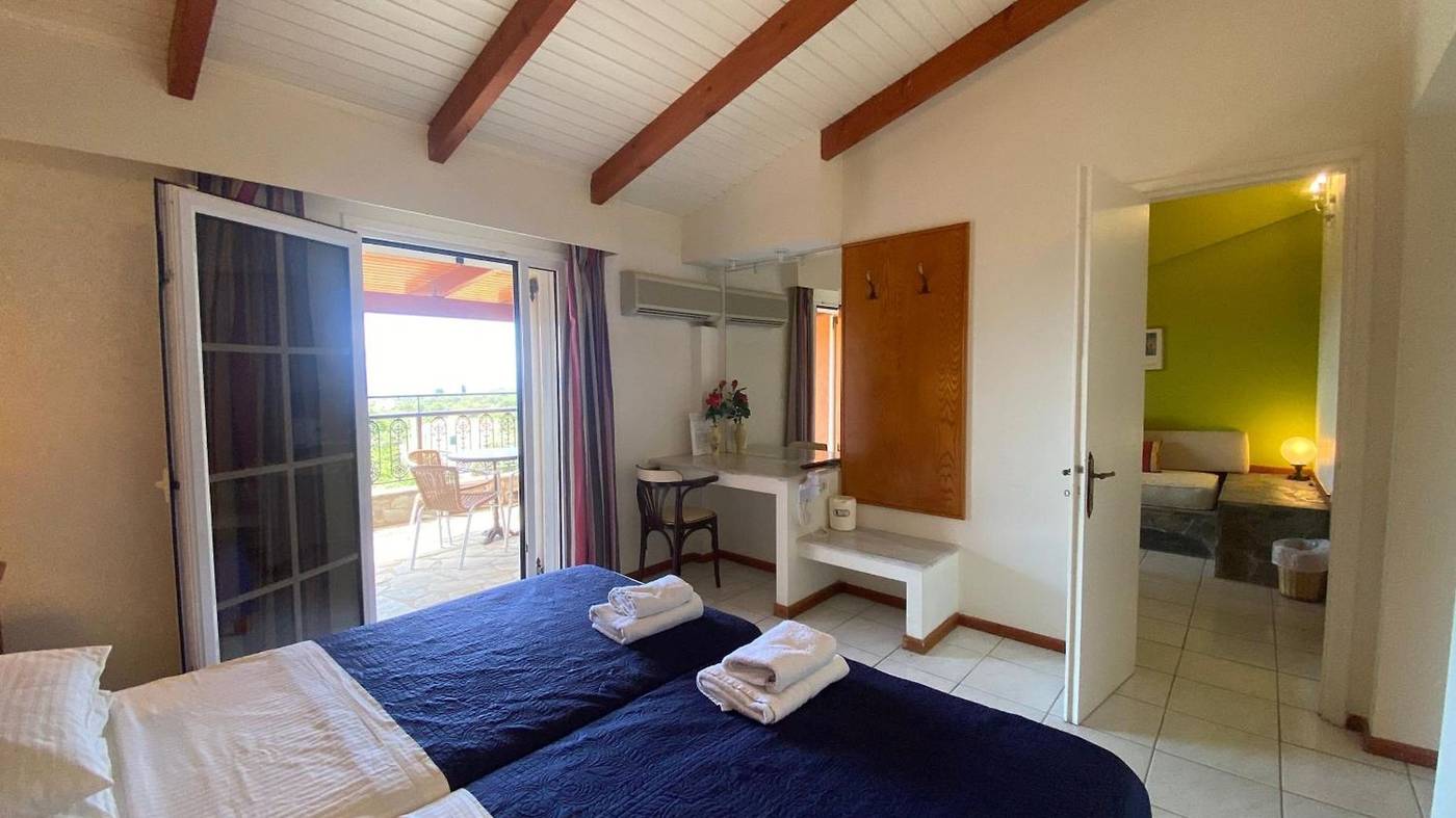 Hotel-Sunrise-Inn-Room-27