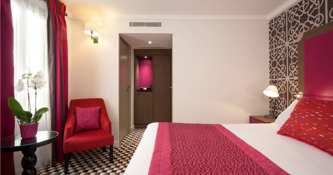 Phileas-Lazare---Spa-Room-39