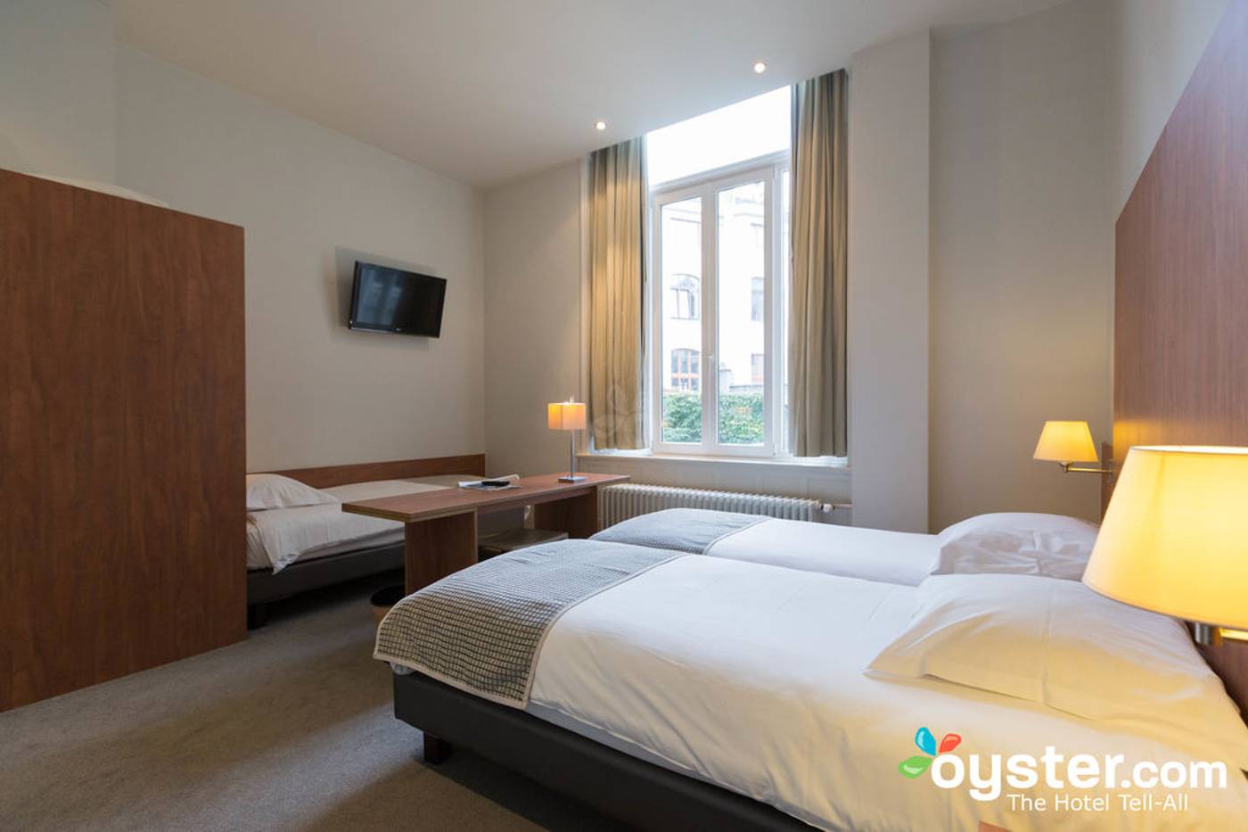 Hotel-Du-Congres-Room-20