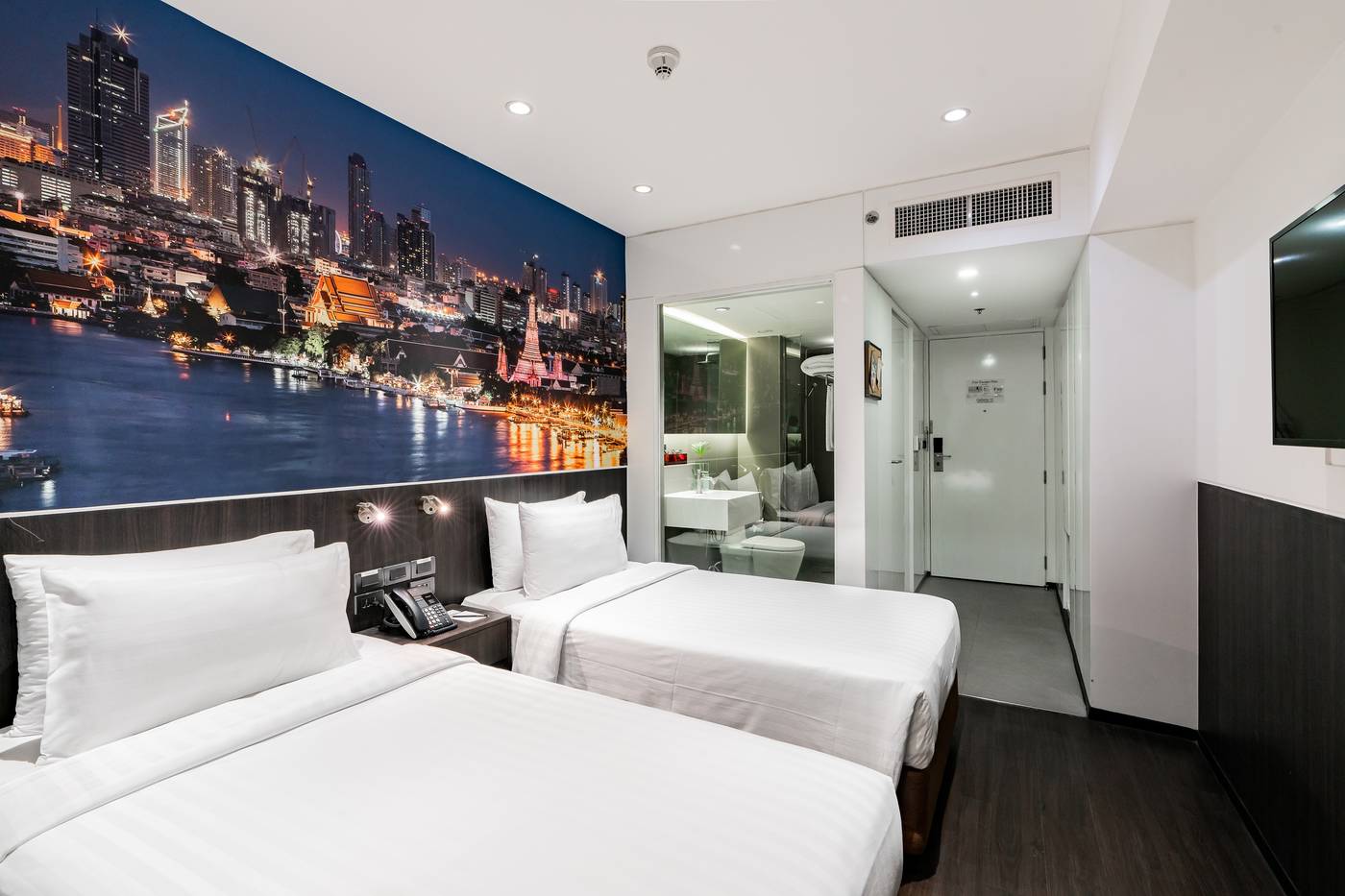 Galleria-12-Sukhumvit-Bangkok-by-Compass-Hospitali-Room-8