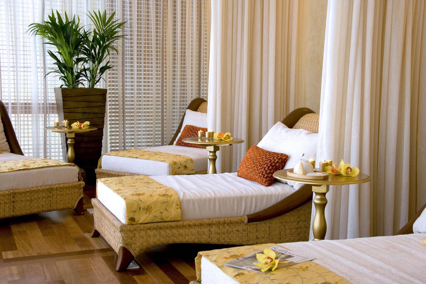 Raffles-Dubai-Hotel-Sports-and-Entertainment-62