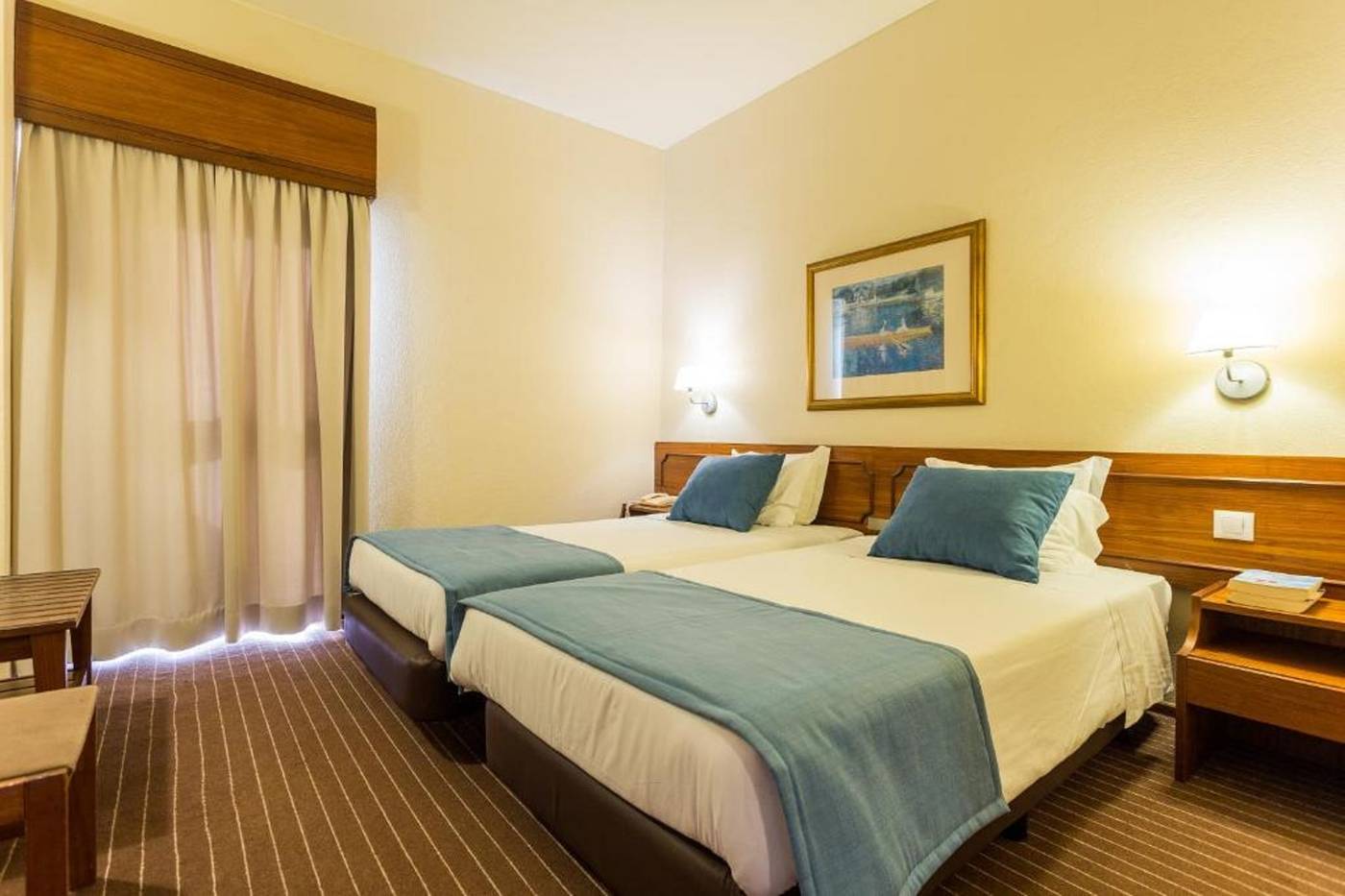 Girassol---Suite-Hotel-Room-10