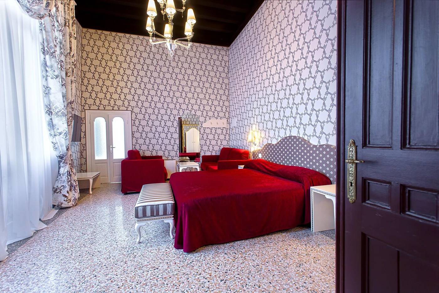 Hotel-C---Nobile-Corner-Room-28