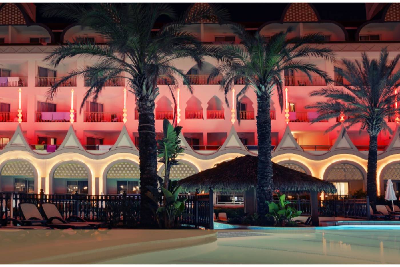 Well-Palace-Side-Bar-19