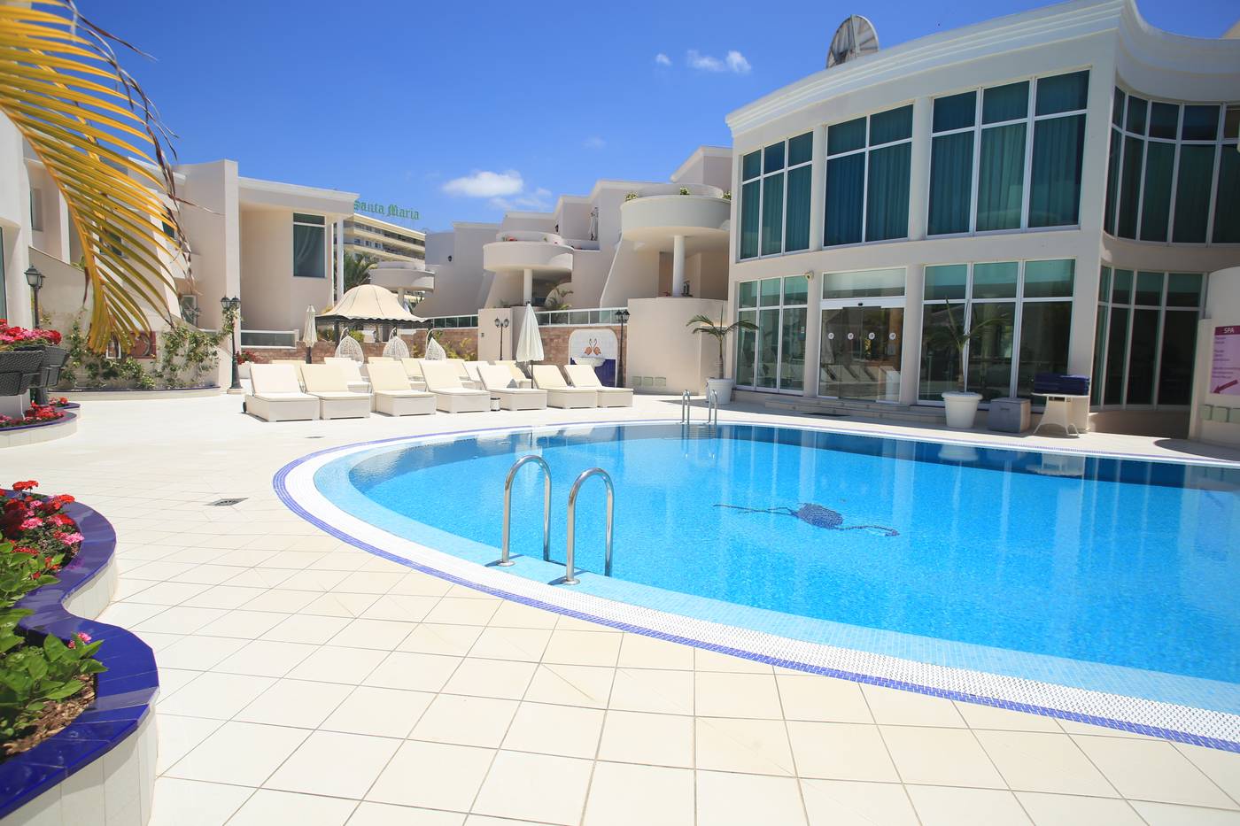 Flamingo-Suites-Pool-4