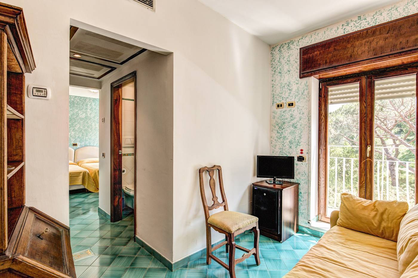 Grand-Hotel-Hermitage-Room-22