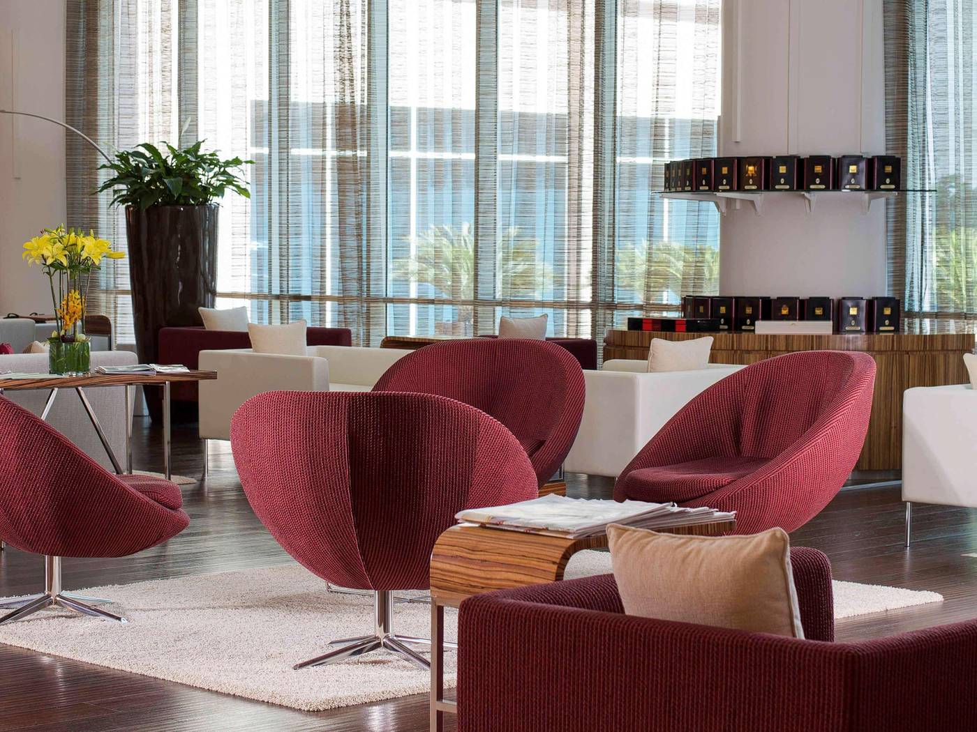 Pullman-Dubai-Jumeirah-Lakes-Towers-Bar-31