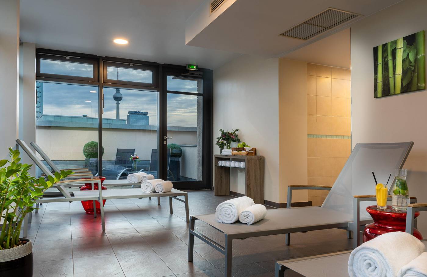 Leonardo-Royal-Hotel-Berlin-Alexanderplatz-Sports-and-Entertainment-8