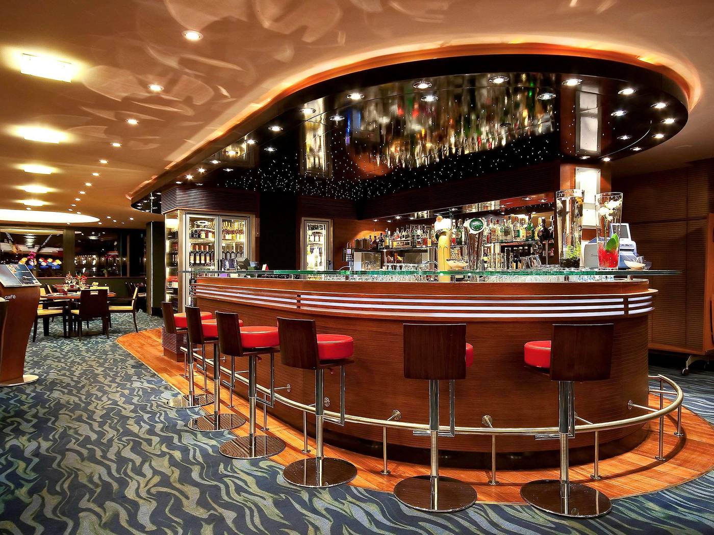 Novotel-Budapest-Danube-Bar-17