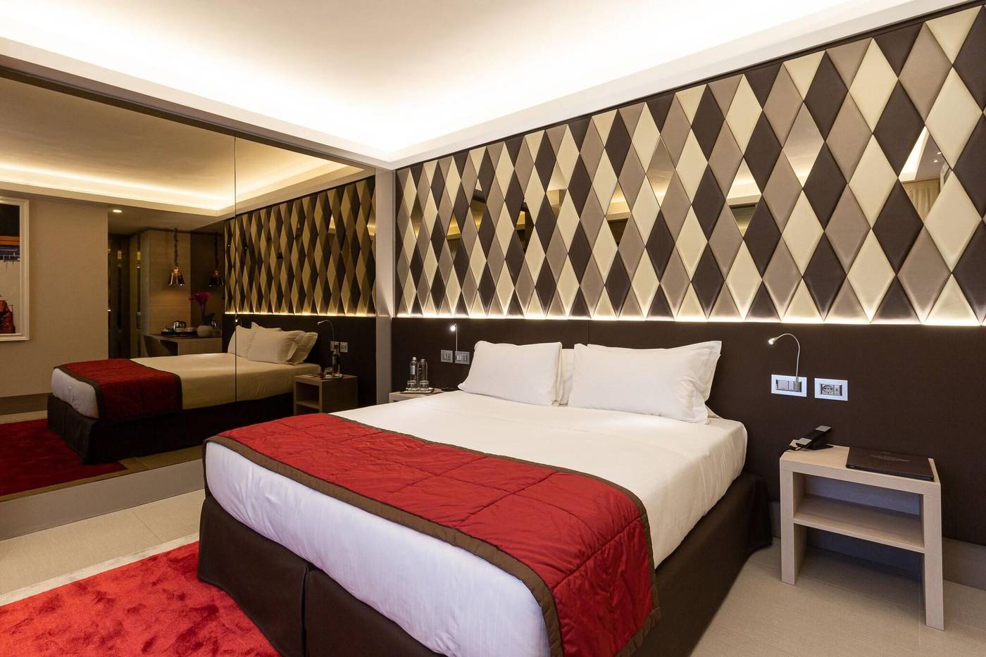 Harry-s-Bar-Trevi-Hotel---Restaurant-Room-27