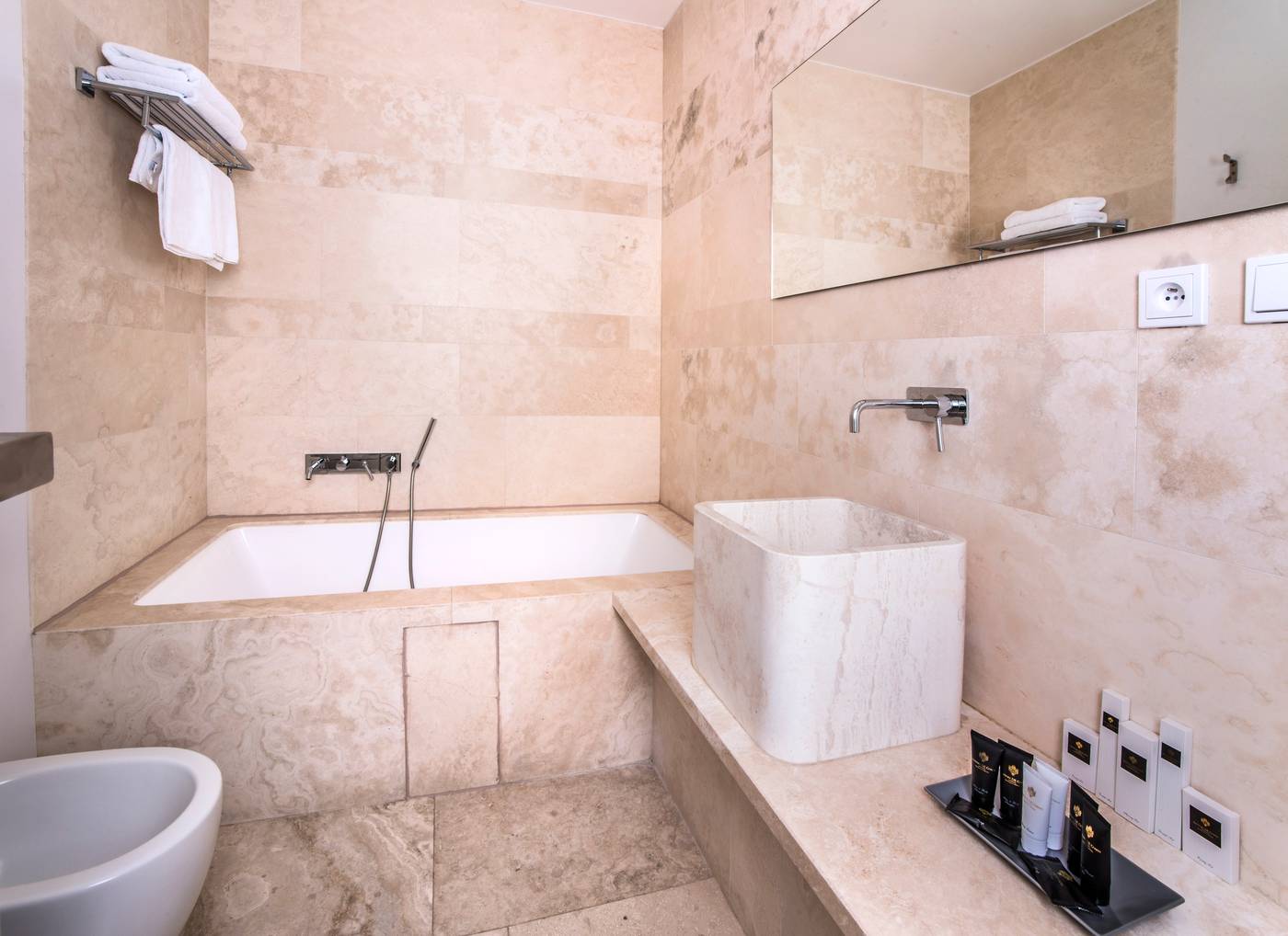 Golden-Crown-Room-29