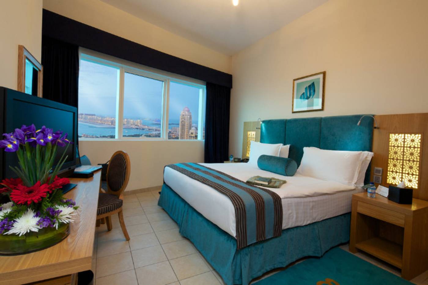 Tamani-Marina-Hotel-and-Hotel-Apartment-Room-9