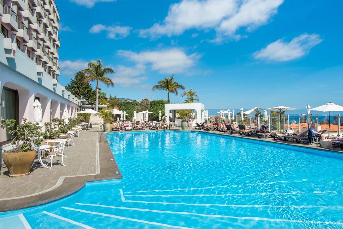 TUI-Blue-Gardens-Adults-Only-Savoy-Signature-Pool-2