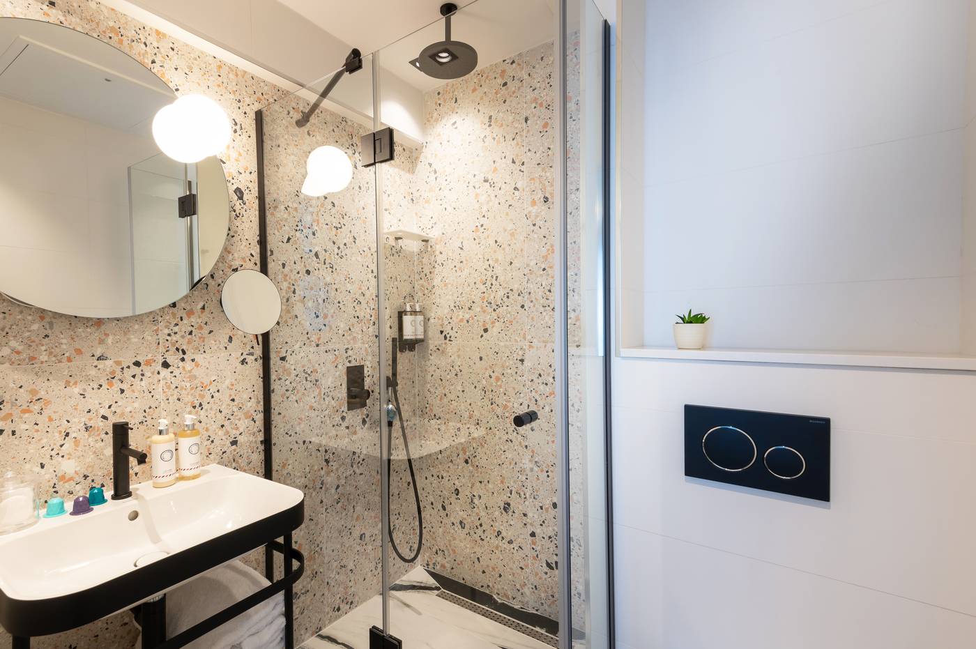 Hotel-Amoi-Paris-Room-29