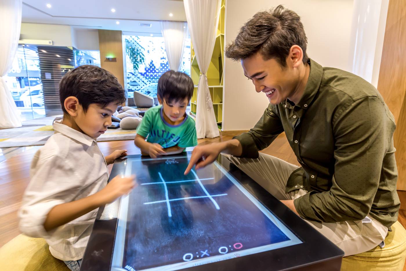 Novotel-Bangkok-on-Siam-Square-Lobby-66