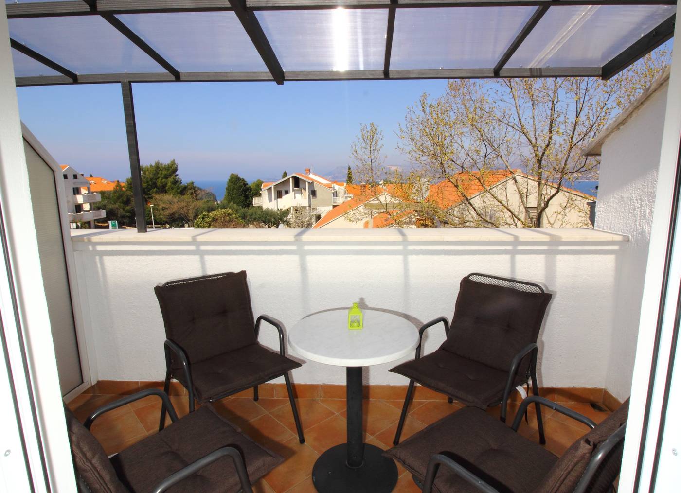 Bacan-Serviced-Apartments-Room-14