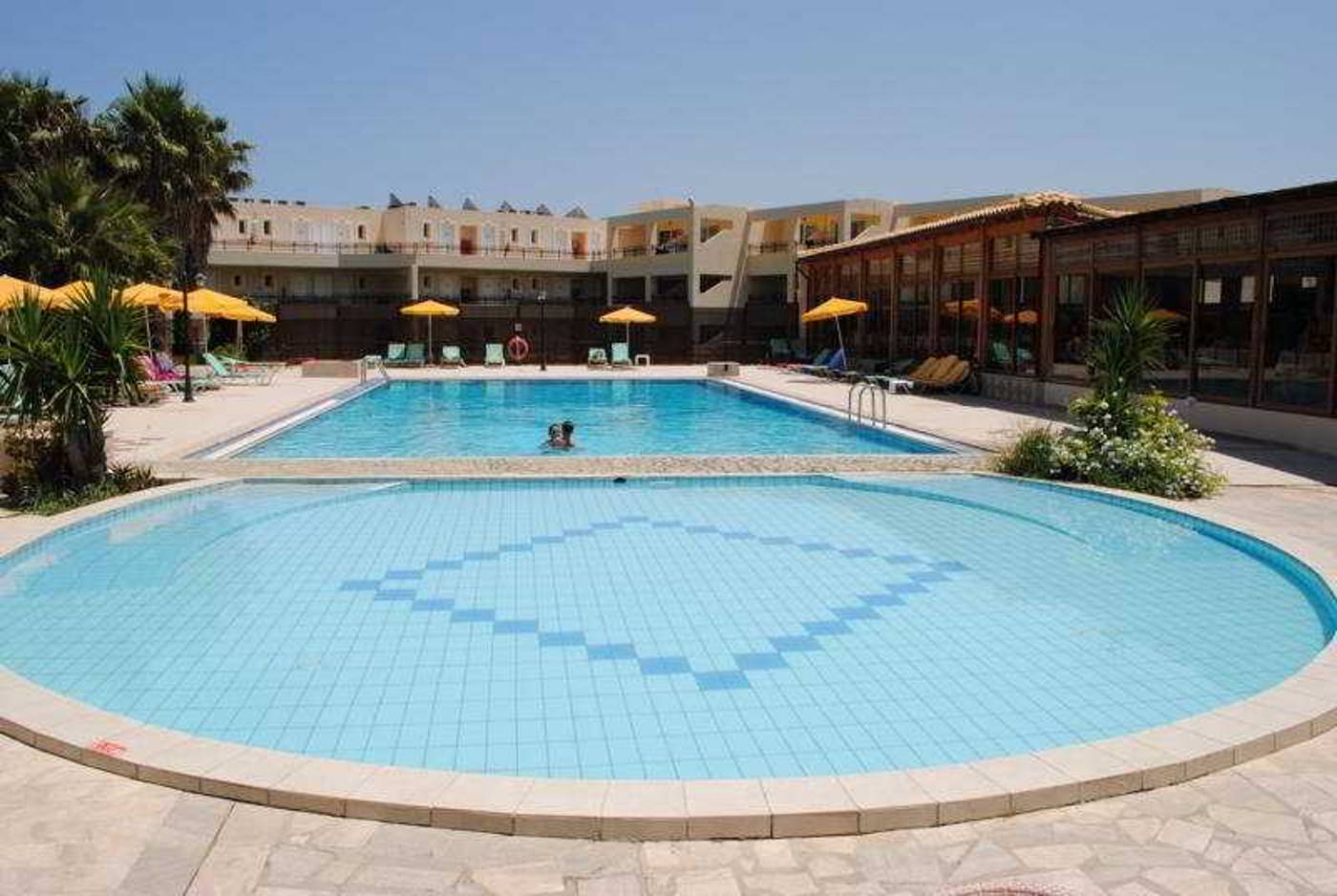 Delfina-beach-Pool-3