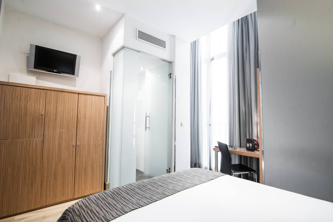 Petit-Palace-Plaza-del-Carmen-Room-12