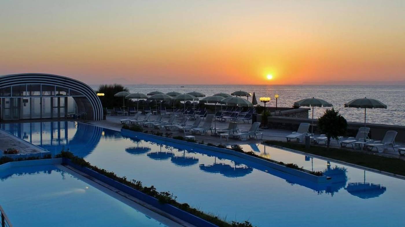 Towers-Hotel-Stabiae-Sorrento-Coast-Pool-7