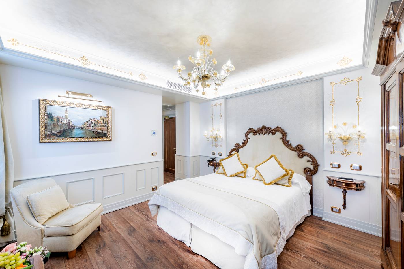 Monaco-and-Grand-Canal-Room-19