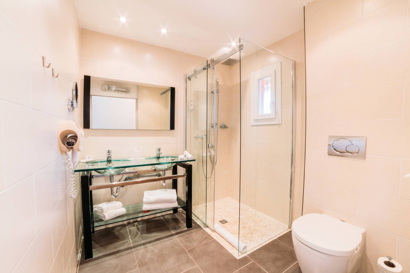 Font-Mourier-Hotel-Room-42