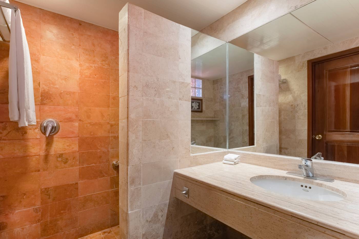 Iberostar-Waves-Tucan-Room-36