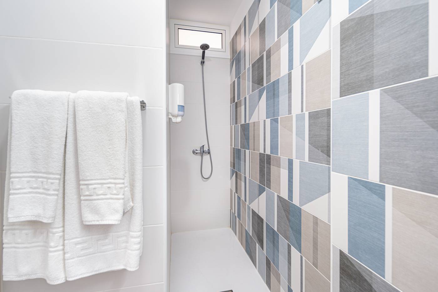 Tenerife-Ving-Room-19