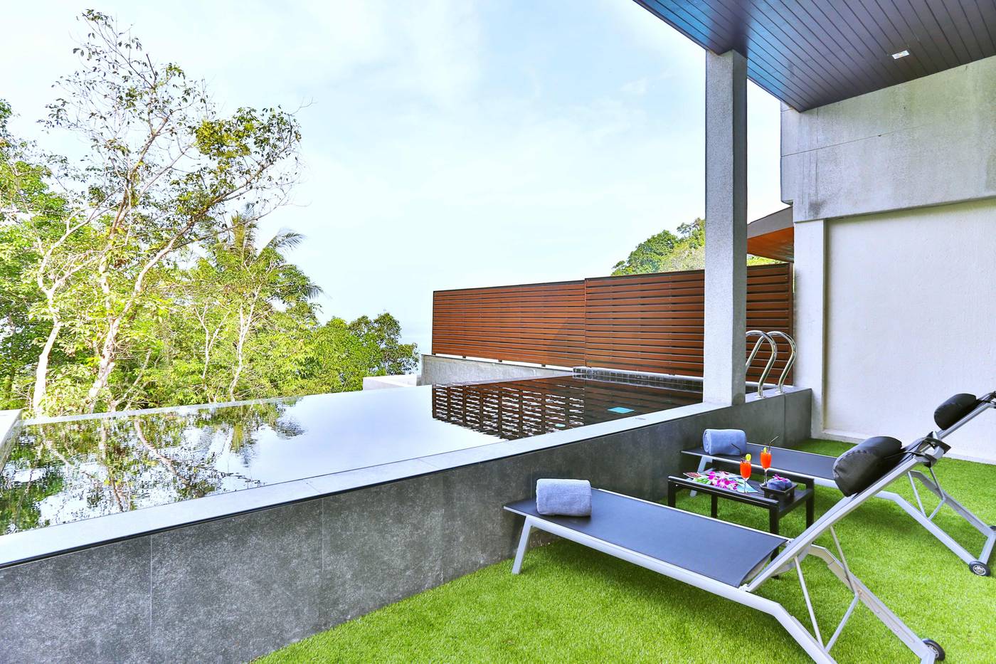 Ayara-Kamala-Resort---Spa-Room-15