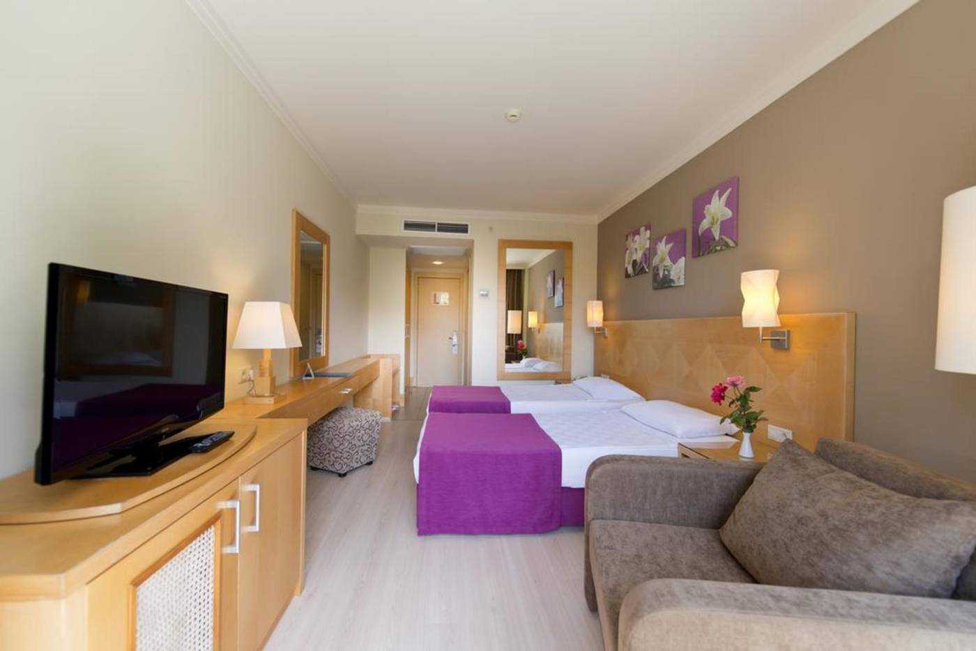 Sealife-Buket-Beach-Hotel-Room-41