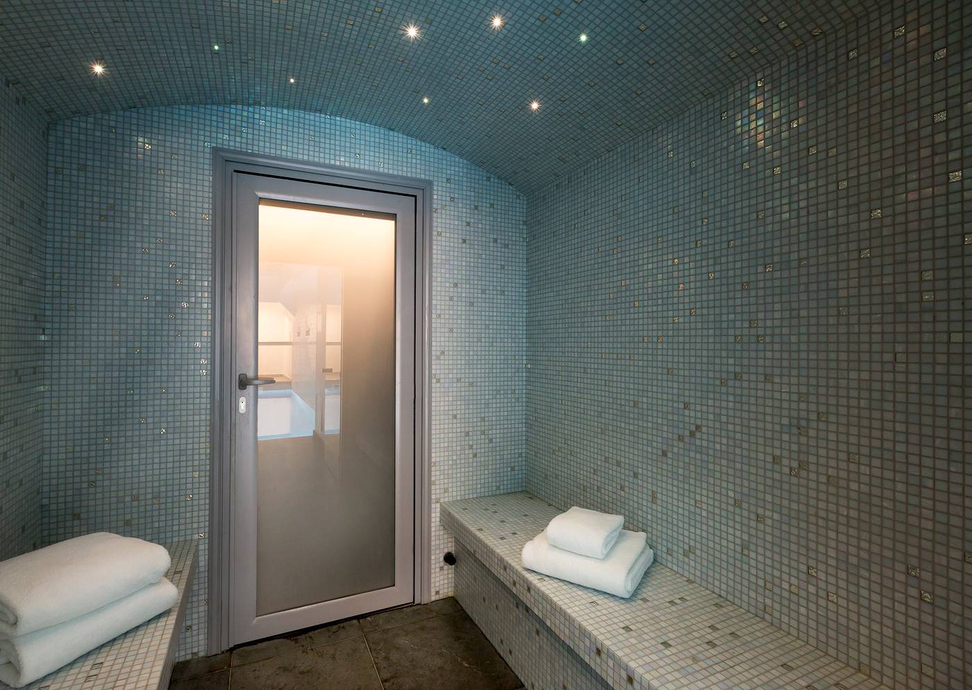 Lyric-Hotel-Paris-Sports-and-Entertainment-21