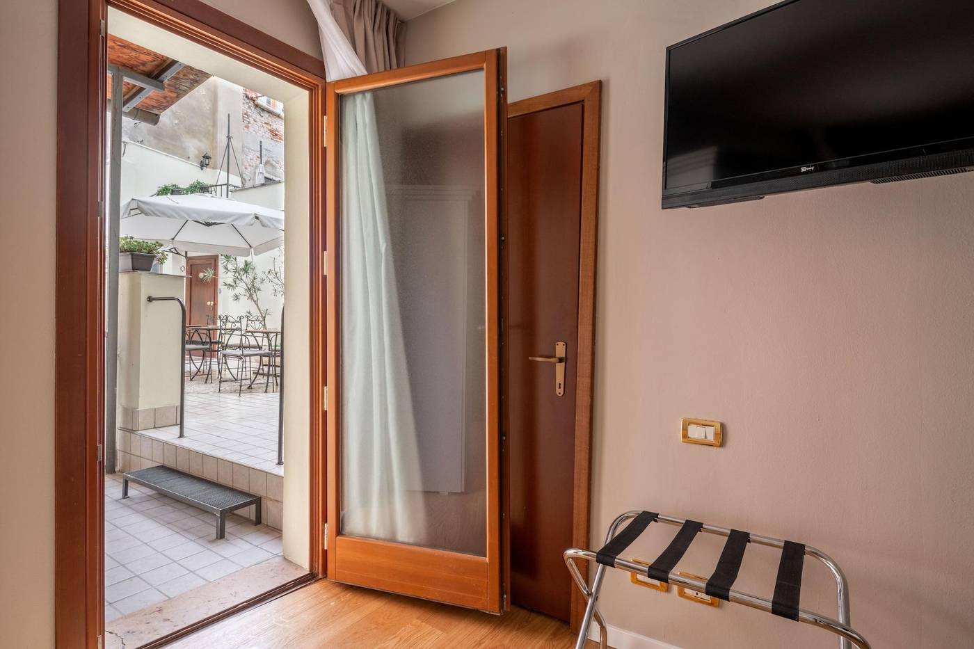 Hotel-Herion-Lobby-6