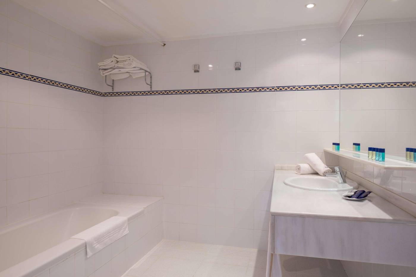 htop-Caleta-Palace-Room-37