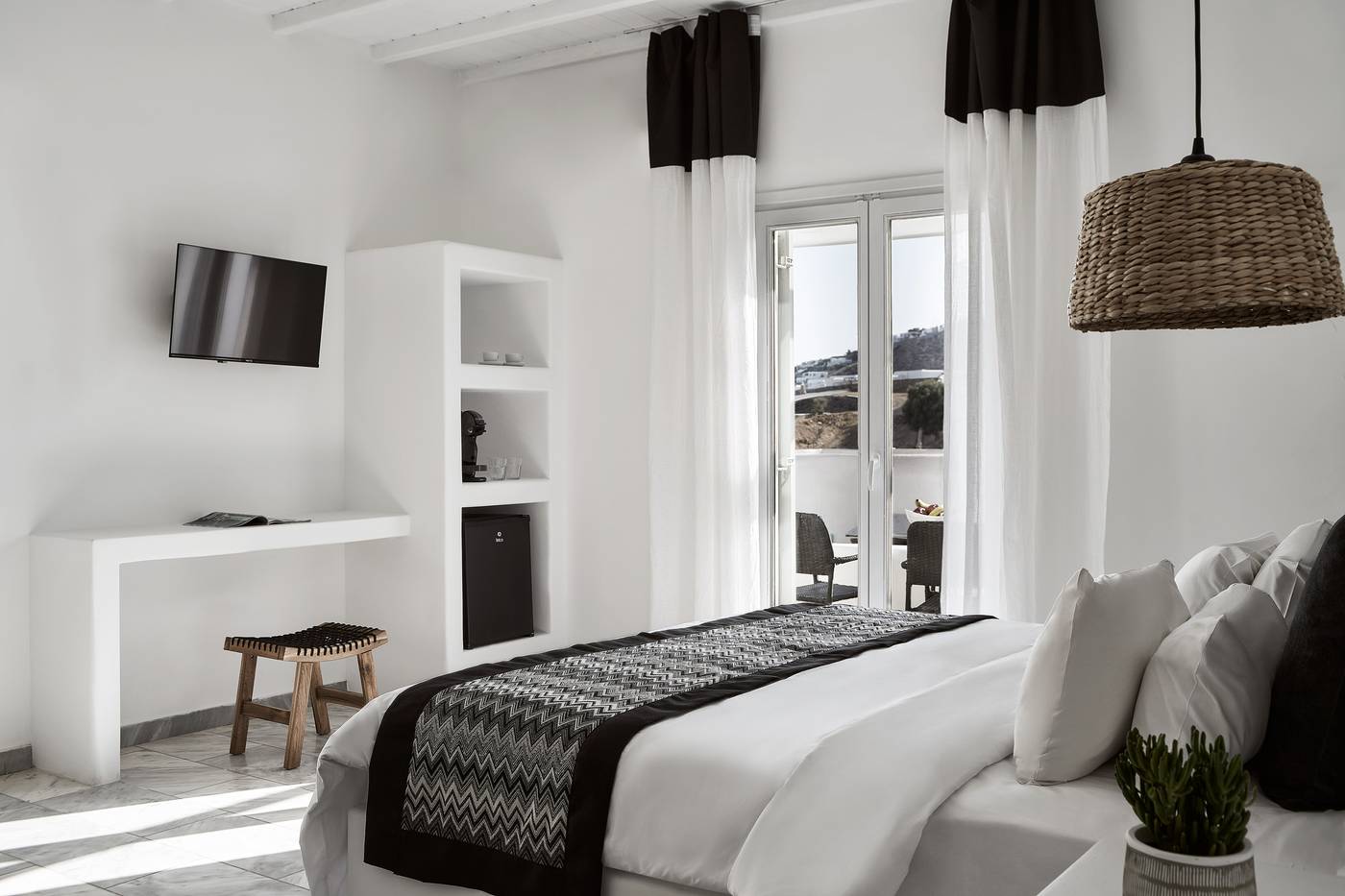 Mr---Mrs-White-Mykonos-Room-35