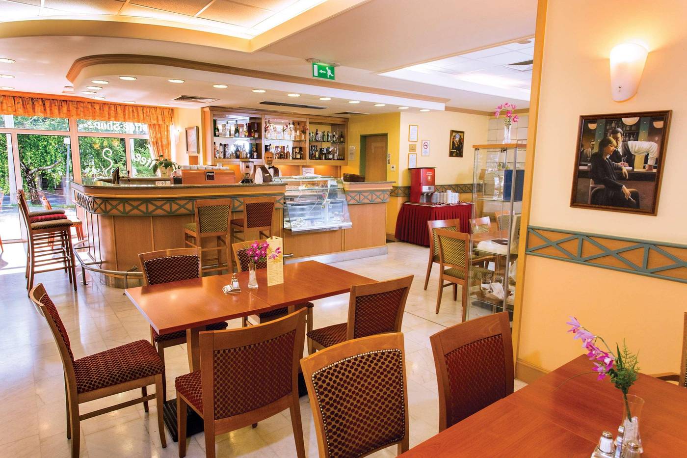 Danubius-Hotel-Arena-Lobby-6