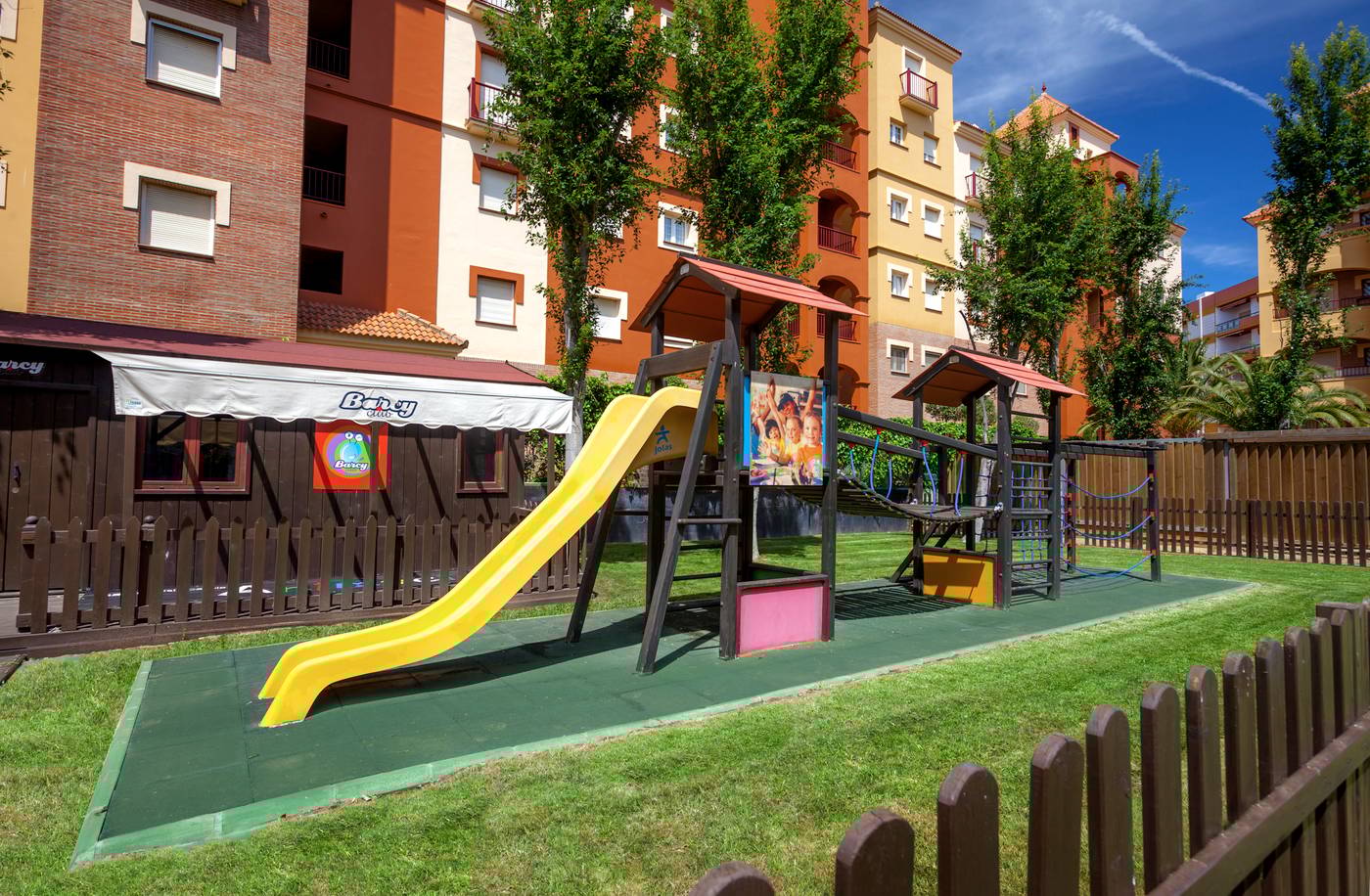 Barcelo-Isla-Canela-Sports-and-Entertainment-59