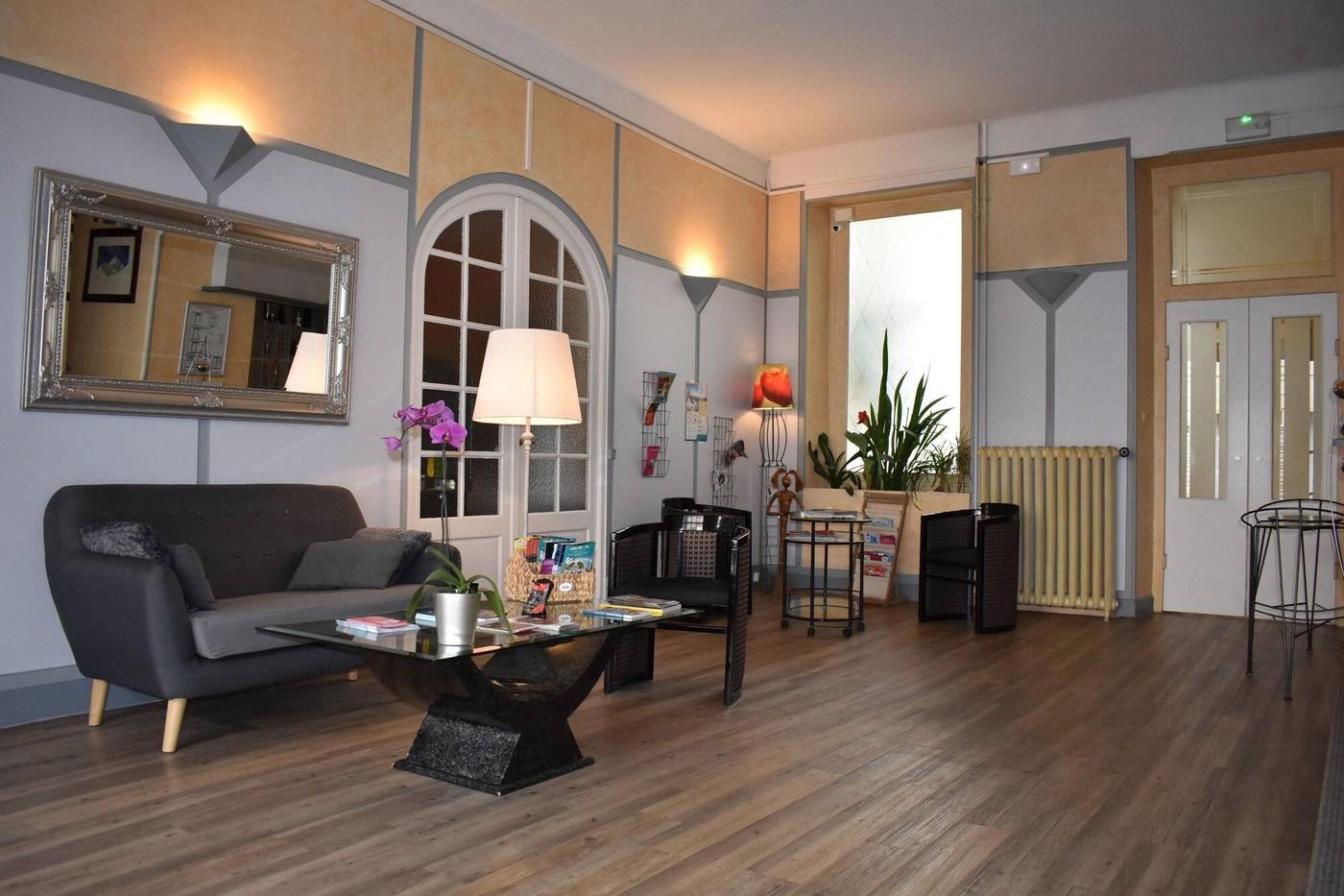 Hotel Henri Iv-France-TARBES-Lobby-7